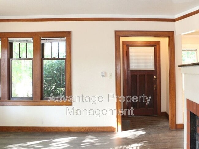 Building Photo - 1762 NW Harrison Blvd