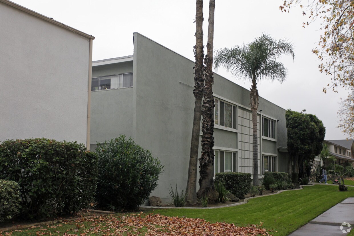 Primary Photo - 413 W Alpine St