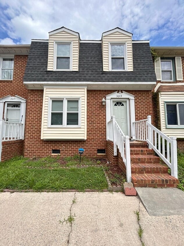 Primary Photo - 3-Bedroom Townhome with Spacious Backyard ...