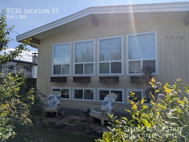 Building Photo - 9330 Jackson St