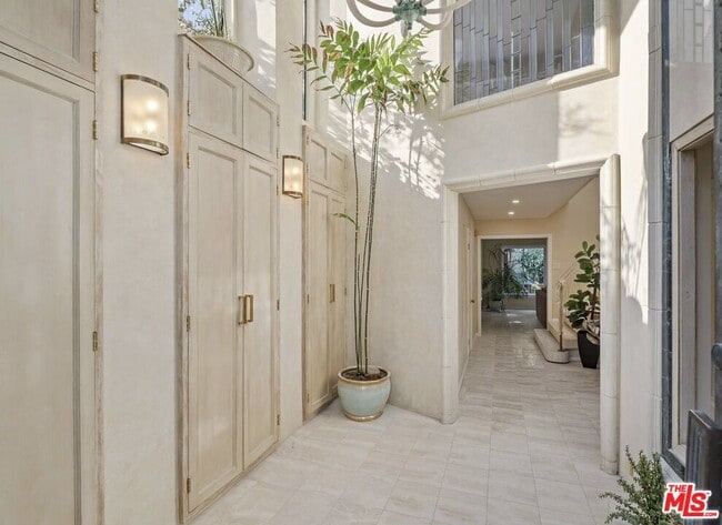 Foto del edificio - 9213 Warbler Way