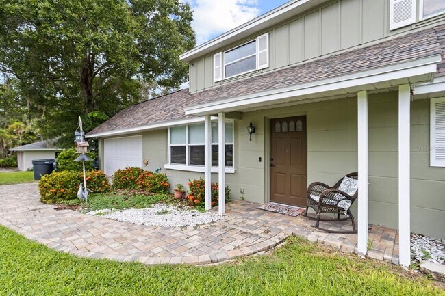 Building Photo - 1376 Fairway Dr