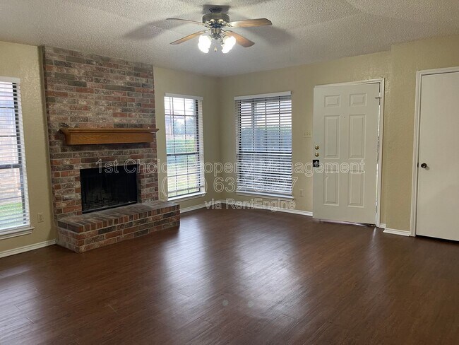 Building Photo - 4119 Fossil Ridge Dr