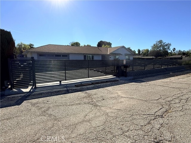 Foto del edificio - 18926 La Guardia St