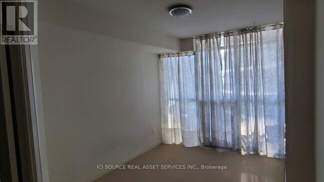 Photo du bâtiment - 25 Carlton St.