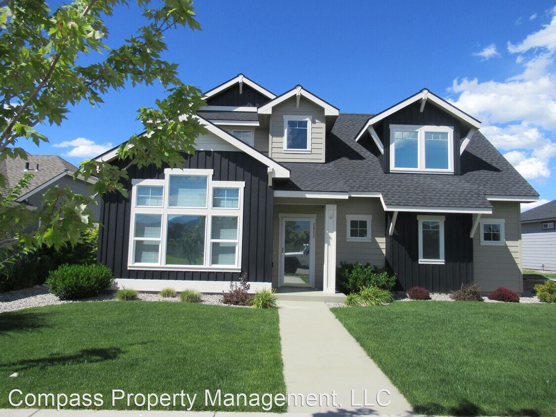 3 br, 2.5 bath House 1411 W Snoqualmie Ave House Rental in Post Falls, ID