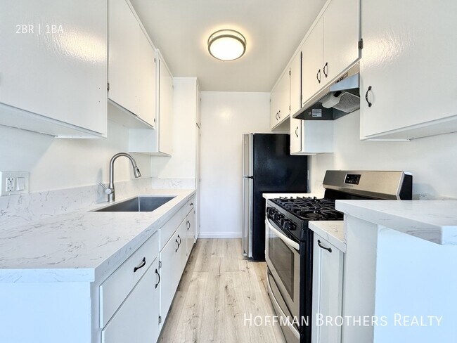 Foto del edificio - 4338 Berryman Ave