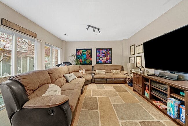 Building Photo - 3864 Wehrman Ave