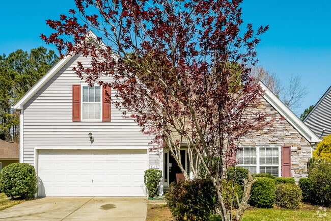 Building Photo - 840 Red Oak Tree Dr