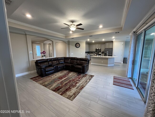 Building Photo - 211 Diamondback Ave