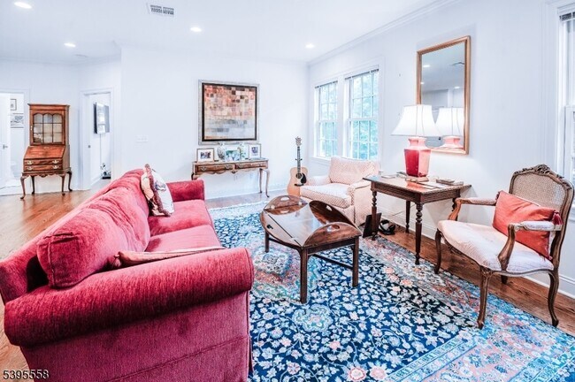 Foto del edificio - 29 Euclid Ave