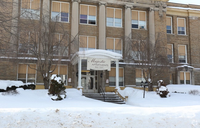 Building Photo - Majestic Apartments