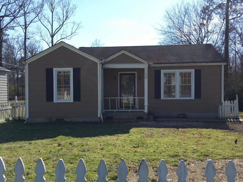 Foto principal - 719 Charlton St NW