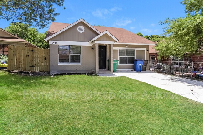 Building Photo - 5918 Catalina Sunrise Dr