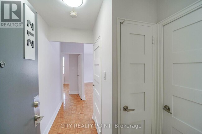 Photo du bâtiment - 1291 Bayview Ave