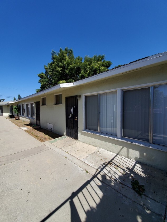 1127 N Wilmington Blvd Unit C, Los Angeles, CA 90744 Apartments in