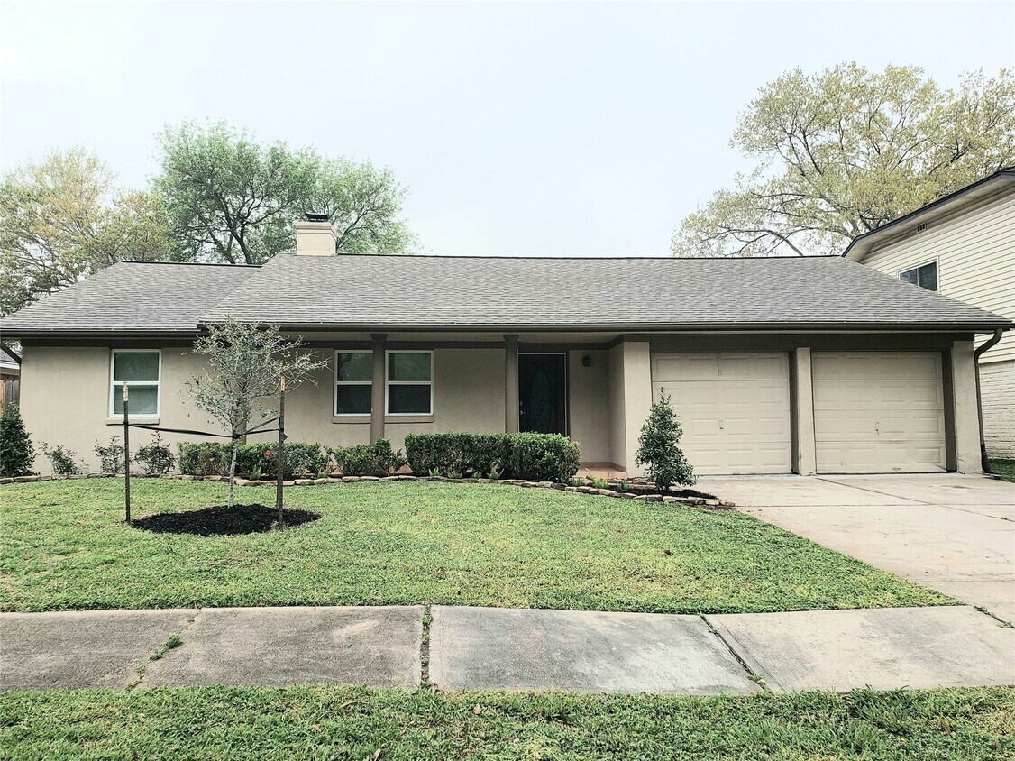 Foto principal - 2330 Joel Wheaton Rd