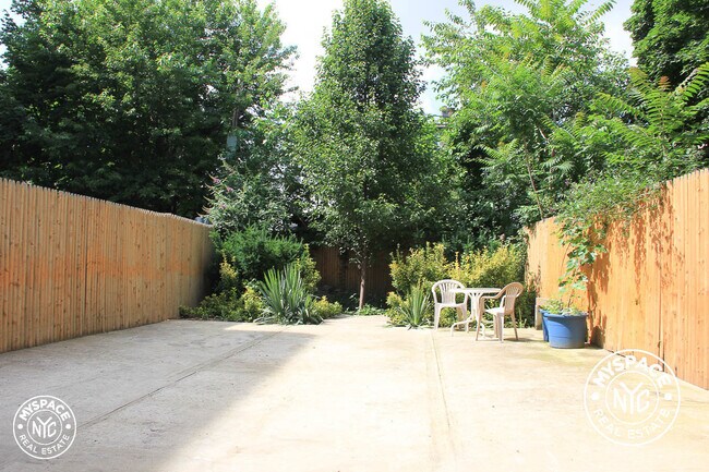 Building Photo - 15 Jefferson Ave