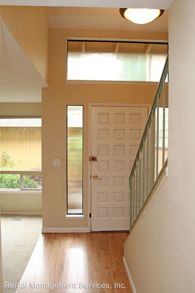 Building Photo - 3 br, 2.5 bath House - 28 Wheatherstone