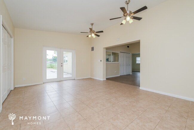 Building Photo - 408 Alma Dr