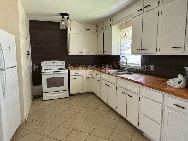 Photo - 1739 Kildare Ave House