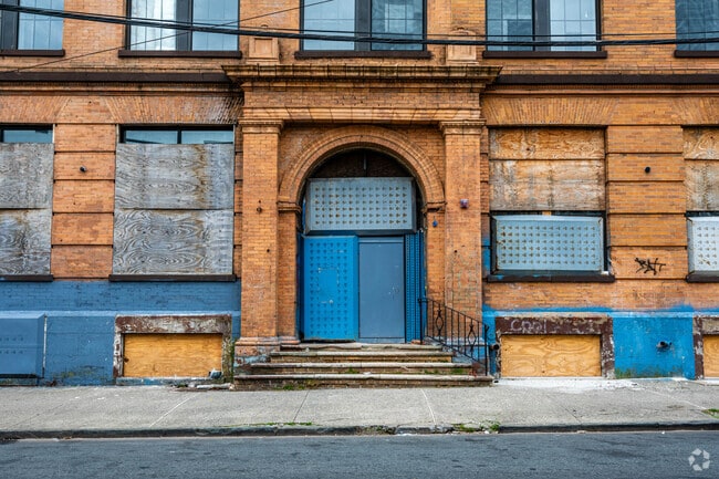 Entrance - 536-540 Central Ave