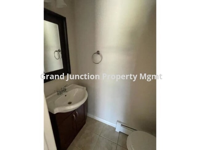 Building Photo - PRIME LOCATION near Tirara Rado Golf Course!