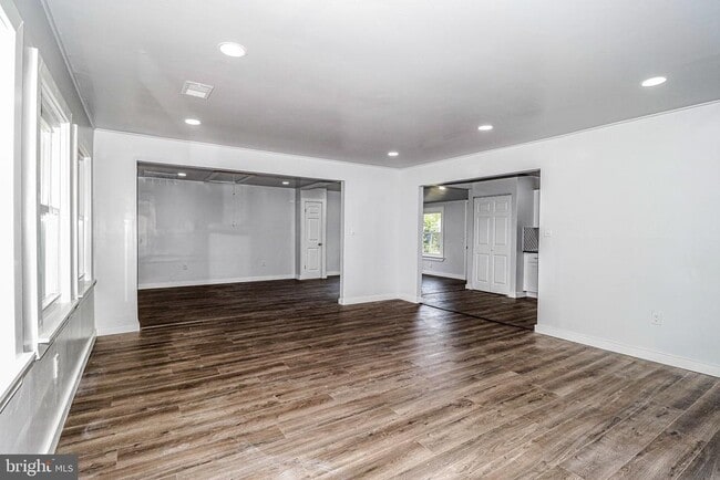 Building Photo - 12 Indigo Rd