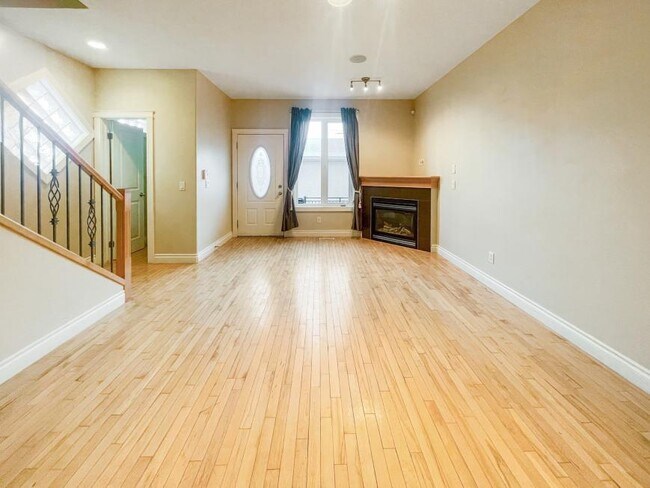 Building Photo - 2.0 bedroom in Calgary Alberta T2V 0H1