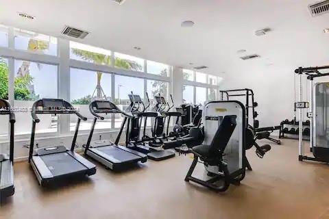 Foto del edificio - 401 N Birch Rd