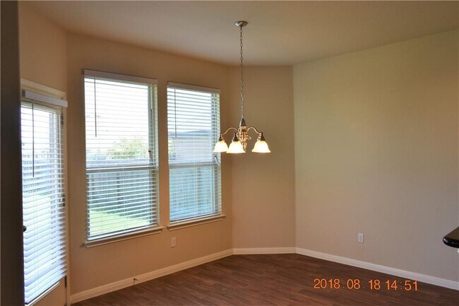 Foto del edificio - 12837 Snow Ln
