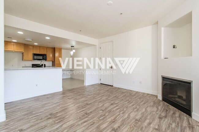 Foto del edificio - 1501 Secret Ravine Pkwy