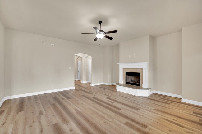 Foto del edificio - 437 Whispering Willow Dr