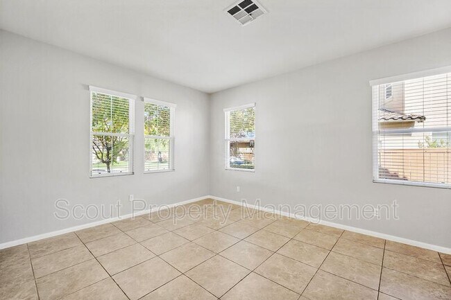 Building Photo - 44704 Mumm St