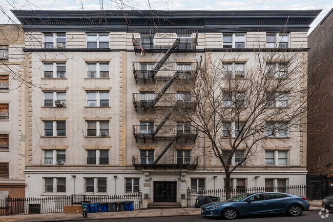 Building Photo - 605 W 141st St