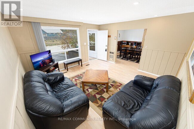 Photo du bâtiment - 8 58th St S