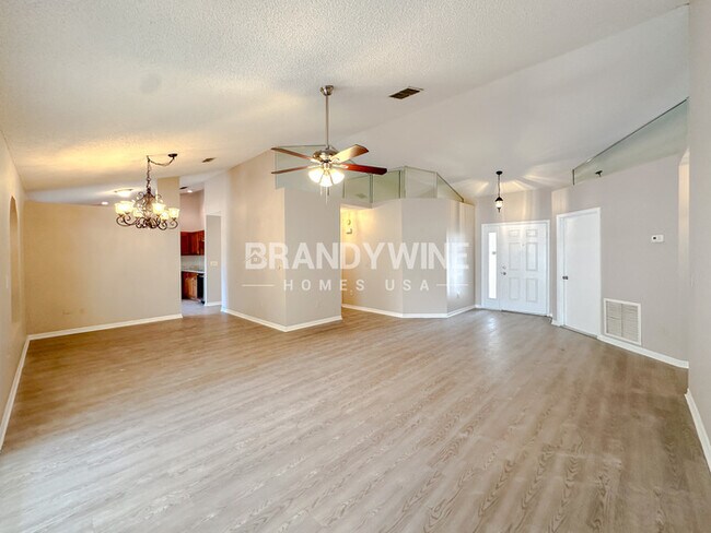 Building Photo - 944 Old Mail Ln