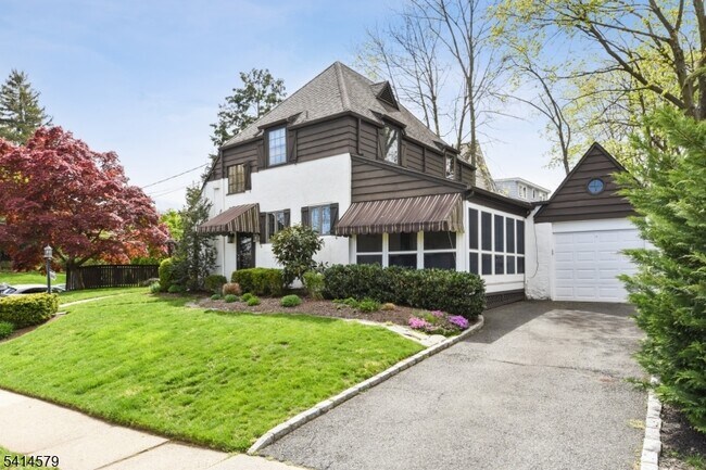 Foto del edificio - 869 Ridgewood Rd