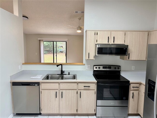 Building Photo - 4985 Sawdust Cir