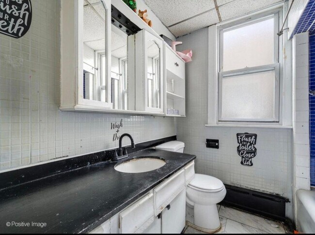 Foto del edificio - 6423 N Leavitt St