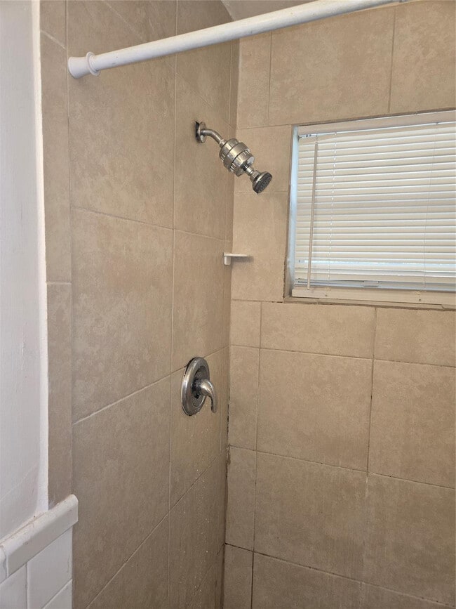 Foto del edificio - 1300 NW 61st Ave