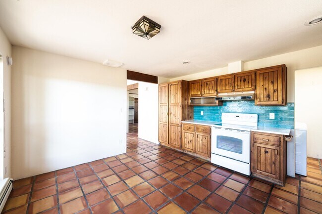 Building Photo - Charming Historic Home in La Cieneguilla (...