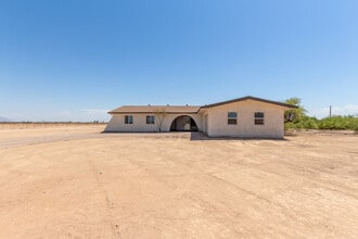 Building Photo - 7525 W Lake Erie Dr
