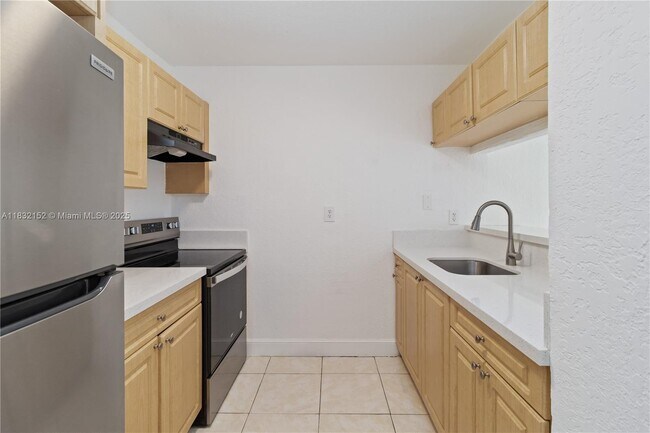 Foto del edificio - 1095 W 77th St