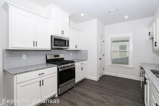 Building Photo - 3 br, 2 bath House - 1040 Sunshine Court