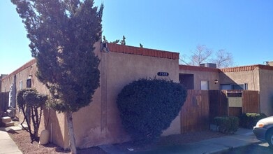 Building Photo - 7510 Pennsylvania Ln NE