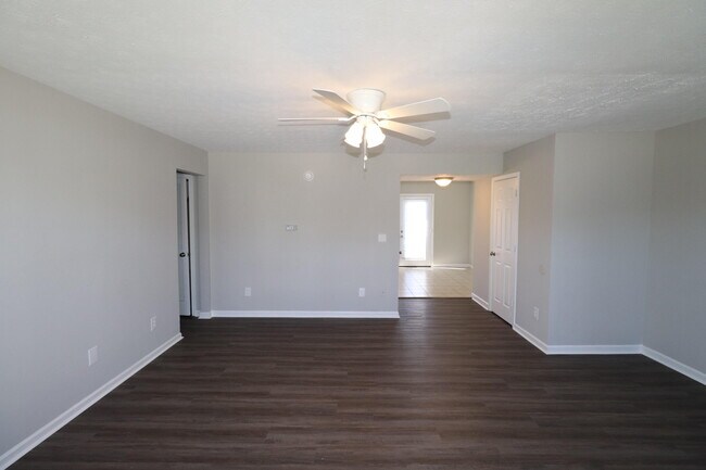 Building Photo - 625 Miles Rd