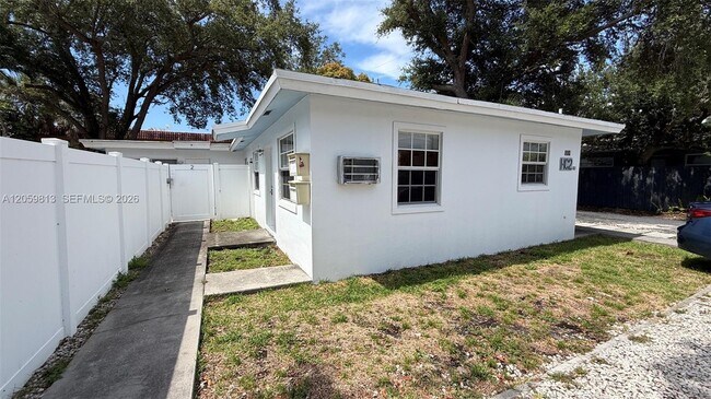 Foto del edificio - 800 SE 15th St