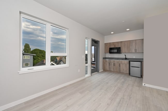 Building Photo - Clara Apartments