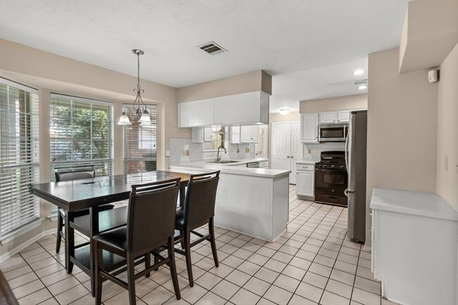 Foto del edificio - 16906 Poplar Hill St